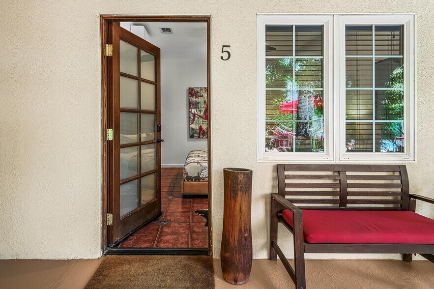 More Photos Of 520 Chuckwalla Rd, Palm Springs Apartments For Sale