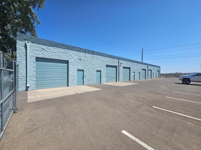 More Photos Of 519 W Lone Cactus Dr, Phoenix Warehouse For Lease