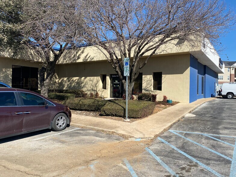 More Photos Of 733 Fort Worth Dr, Denton Office For Sale