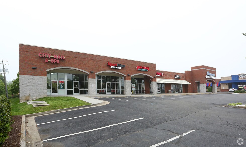 More Photos Of 9320 W Broad St, Richmond Freestanding For Lease