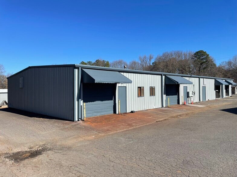 More Photos Of 8621 Fairview Rd, Charlotte Unknown For Lease