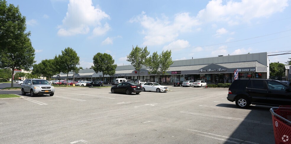 Primary Photo Of 265-285 S Broadway, Hicksville Storefront For Lease