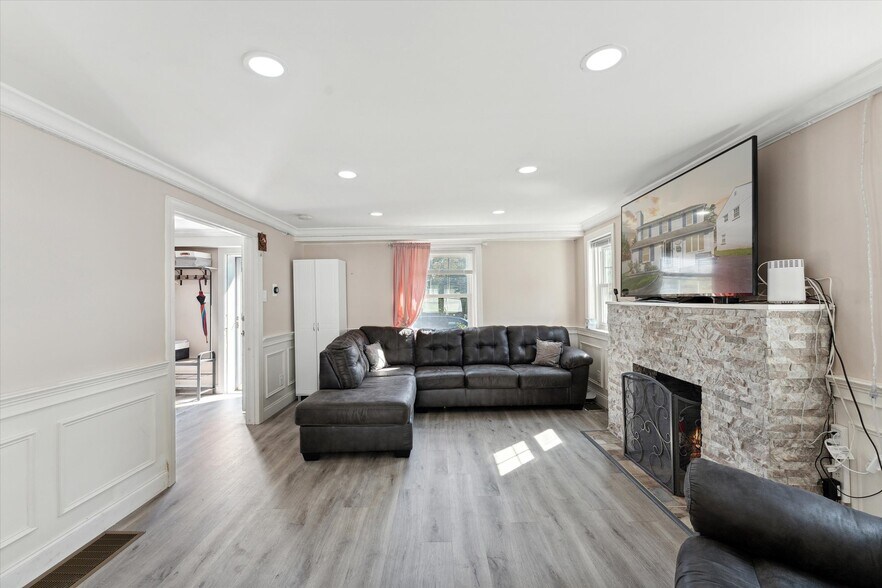 More Photos Of 419 N York Rd, Hatboro Office Residential For Sale
