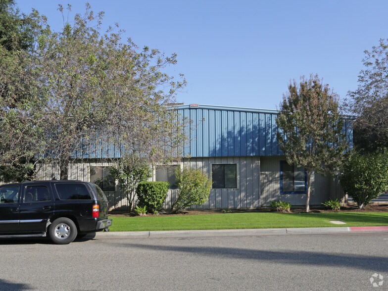 More Photos Of 2598 N Miami Ave, Fresno Warehouse For Lease