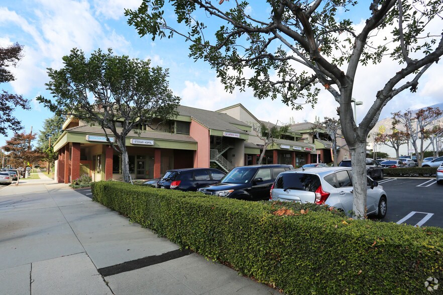 More Photos Of 2235 Lake Ave, Altadena Office For Lease