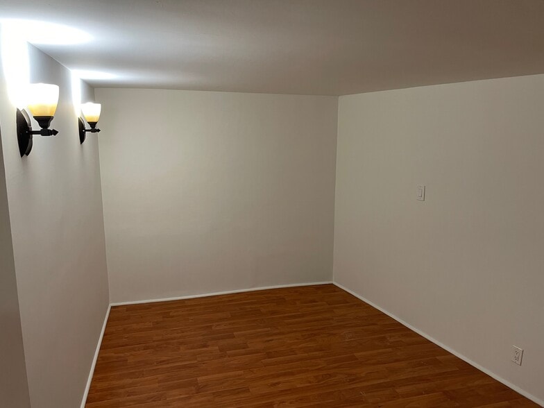 More Photos Of 2019-2023 Riverside Dr, Los Angeles Storefront Retail Office For Lease