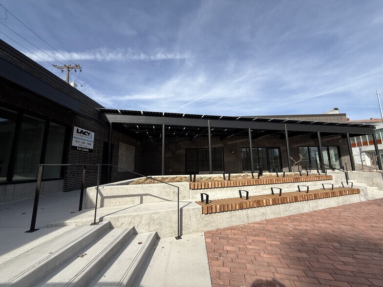 More Photos Of 1718 Baltimore Ave, Kansas City Storefront Retail Office For Lease