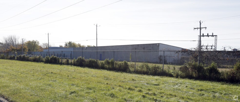 More Photos Of 2000 Boul Industriel, Chambly Warehouse For Lease