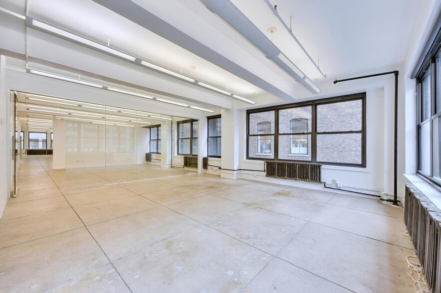 More Photos Of 230 W 39th St, New York Office For Lease