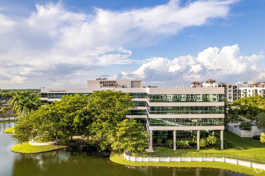 More Photos Of 600 N Pine Island Rd, Plantation Office For Lease