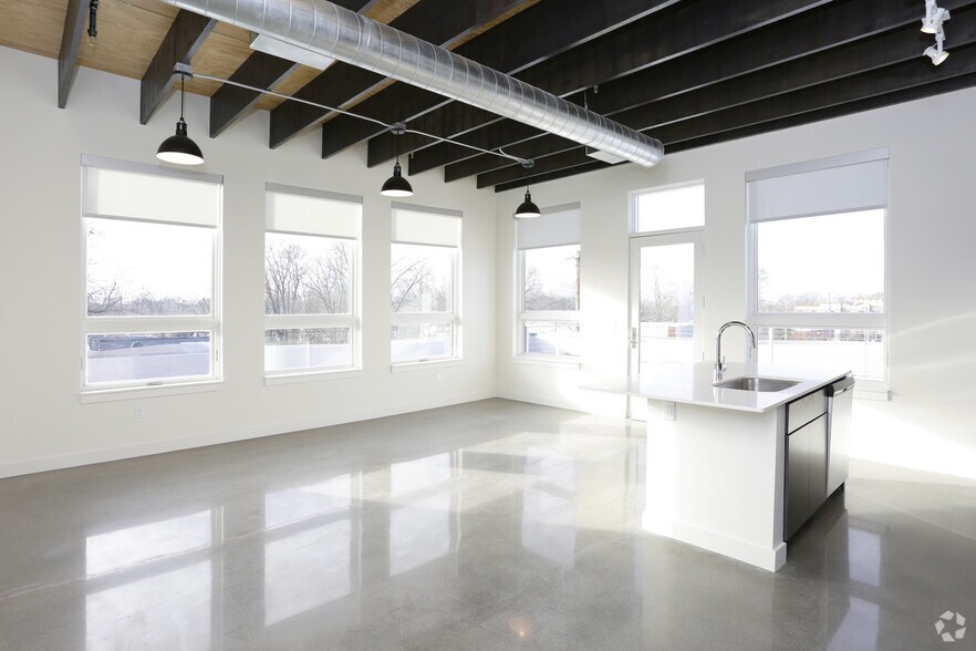 More Photos Of 1059 Wealthy St SE, Grand Rapids Apartments For Lease