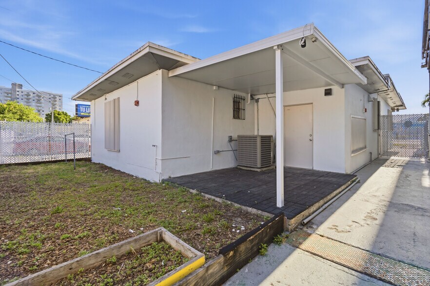 More Photos Of 470 NW 22nd Ave, Miami Office For Sale