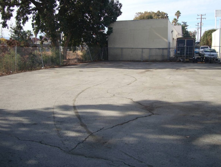 Primary Photo Of 3536 Haven Ave, Redwood City Warehouse For Lease