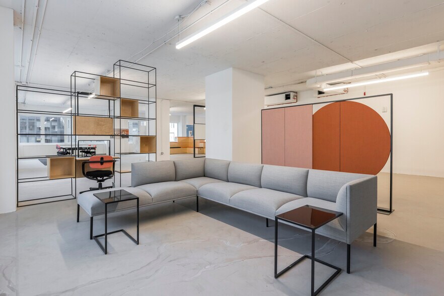 More Photos Of 825 7th Ave, New York Office Residential For Lease