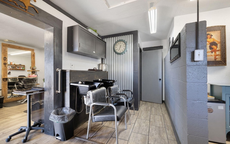 More Photos Of 100 N Winslow Ave, Winslow Freestanding For Sale