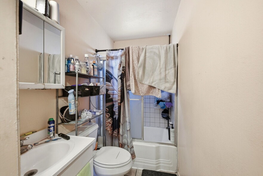 More Photos Of 3050-3058 Davis St, Oakland Apartments For Sale