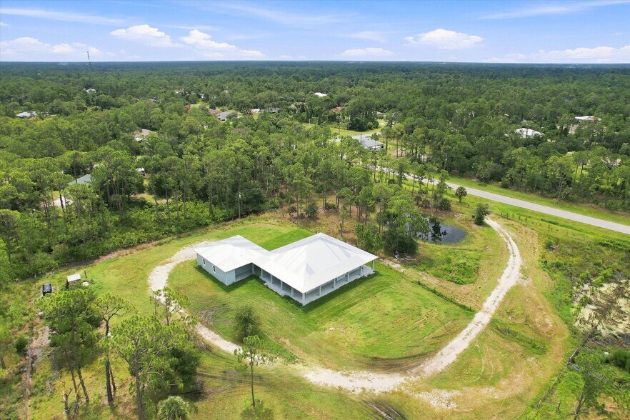 More Photos Of 8146 Tropicaire Blvd, North Port Specialty For Sale
