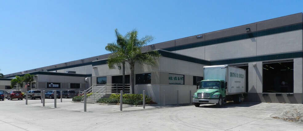 More Photos Of 1600-1614 NW 23rd Ave, Fort Lauderdale Warehouse For Lease