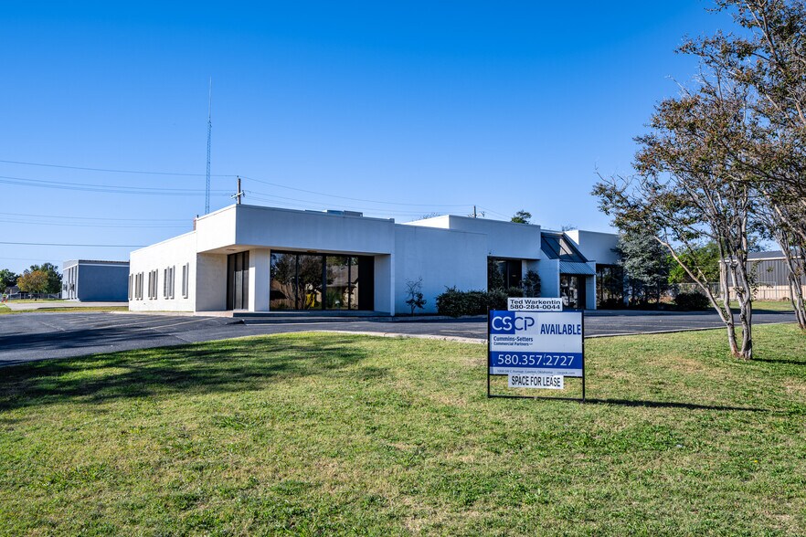 Primary Photo Of 802 SW A Ave, Lawton Office For Lease
