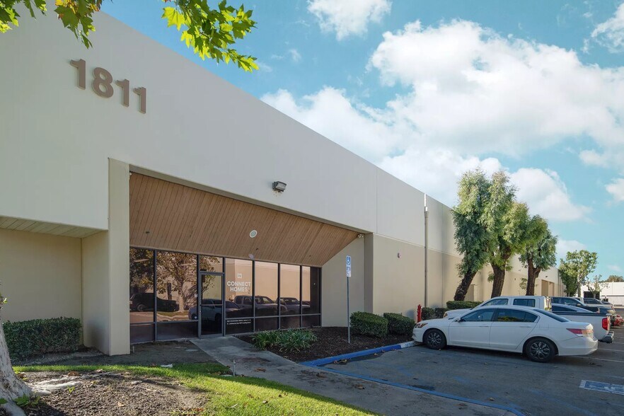 More Photos Of 1811 Riverview Dr, San Bernardino Unknown For Lease