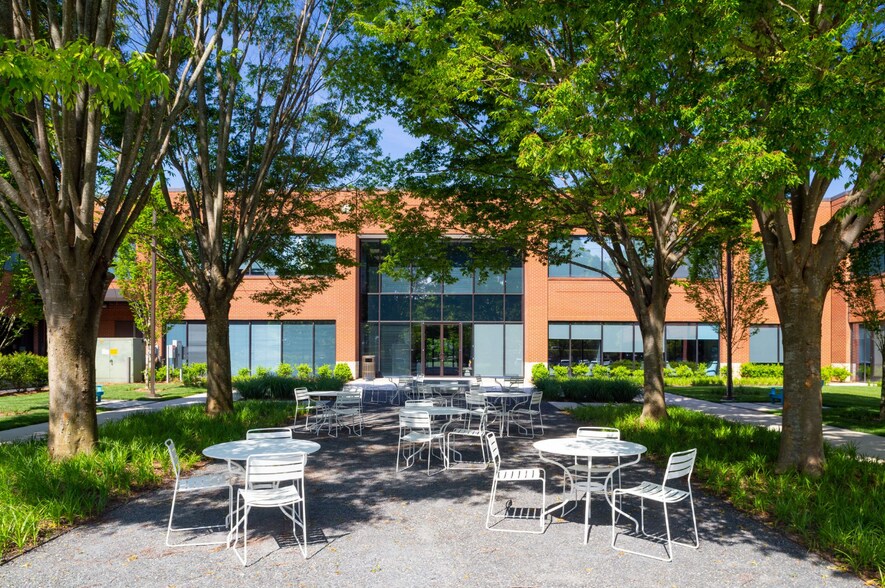 More Photos Of 4400 North Point Pky, Alpharetta Office For Lease