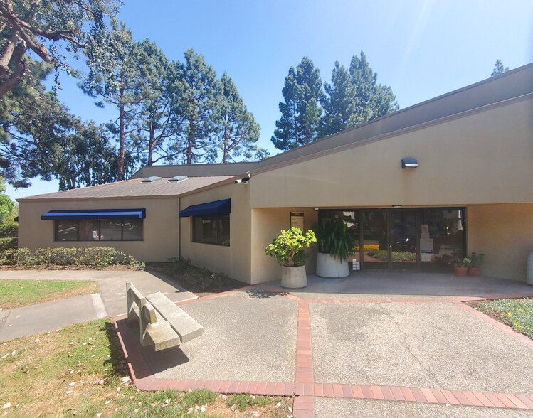 Primary Photo Of 3845-3885 Beacon Ave, Fremont Medical For Sale