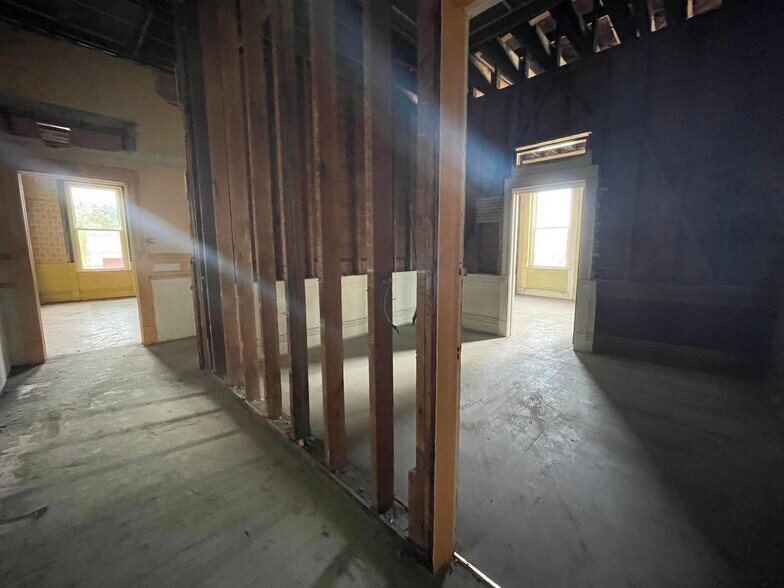 More Photos Of 99-101 Fraley st, Kane Flex For Sale