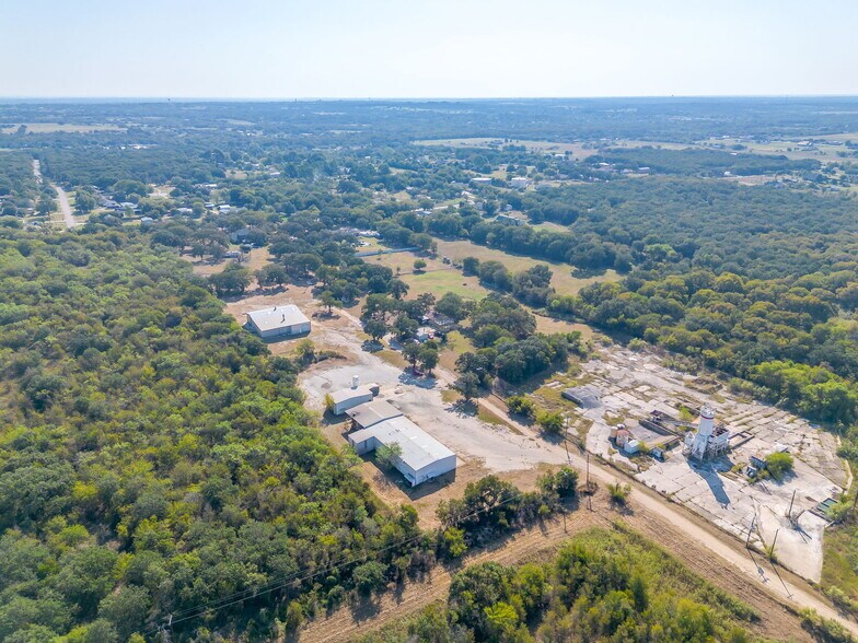 More Photos Of 3550 N Main St, Cleburne Industrial For Sale