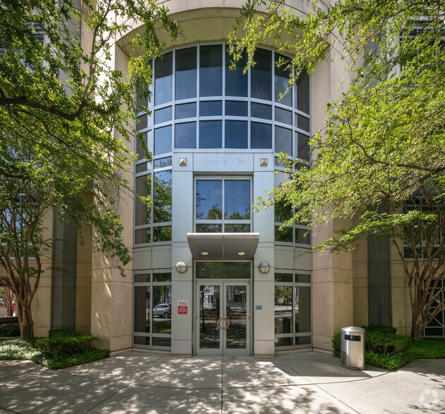 More Photos Of 40 Calhoun St, Charleston Office For Lease