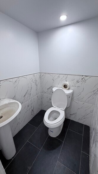 More Photos Of 11464 Merrick Blvd, Jamaica Storefront Retail Residential For Lease