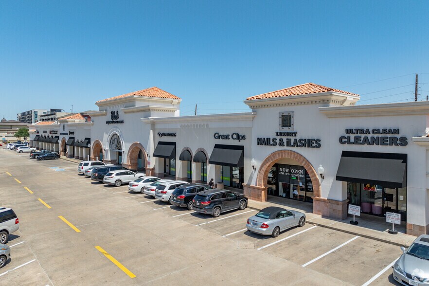 More Photos Of 1635-1745 S Voss Rd, Houston Unknown For Lease