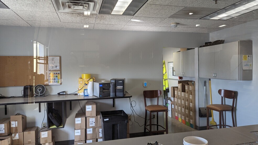 More Photos Of 525 W Rolling Meadows Dr, Fond Du Lac Warehouse For Lease