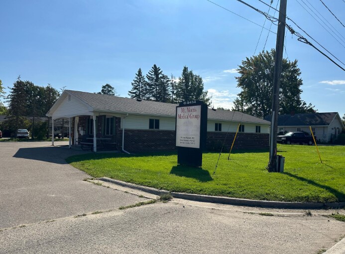 Primary Photo Of 8434 N Saginaw Rd, Mount Morris Medical For Sale