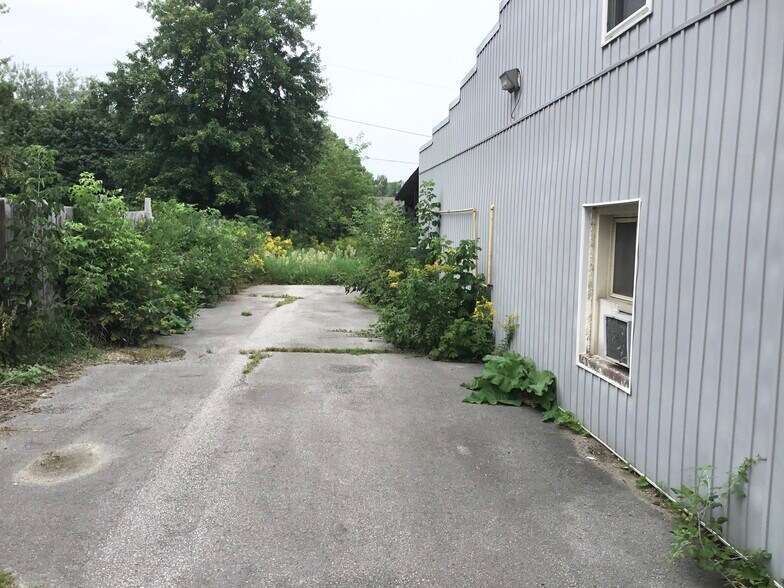 More Photos Of 73 King St E, Kawartha Lakes Auto Repair For Sale