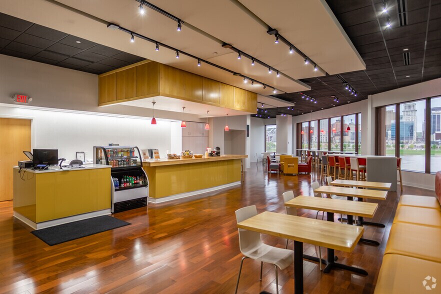 More Photos Of 50 E Rivercenter Blvd, Covington Office For Sale