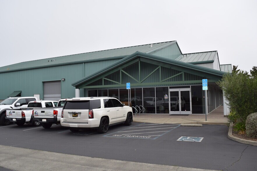 More Photos Of 374 Blodgett St, Cotati Warehouse For Lease