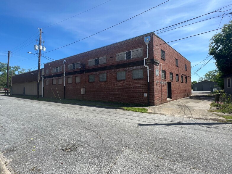 More Photos Of 2621 Hamilton Rd, Columbus Restaurant For Sale