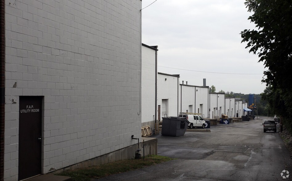 More Photos Of 471 Page St, Stoughton Warehouse For Lease