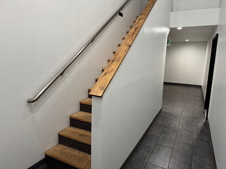 More Photos Of 2029 Brookside Ln, Kingsport Industrial For Sale