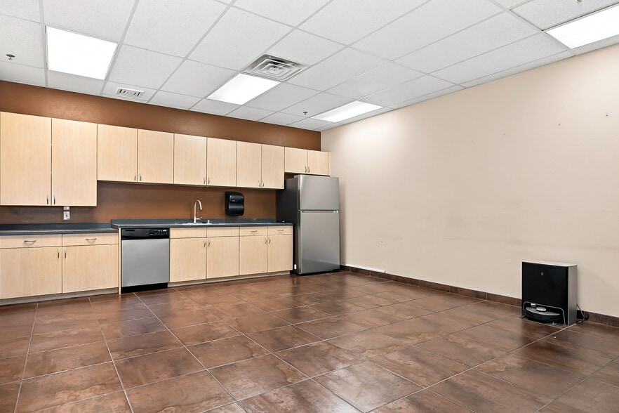 More Photos Of 2701 Crimson Canyon Dr, Las Vegas Light Manufacturing For Sale