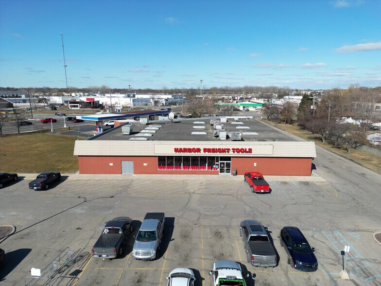 More Photos Of 34800 Groesbeck Hwy, Clinton Township Freestanding For Lease