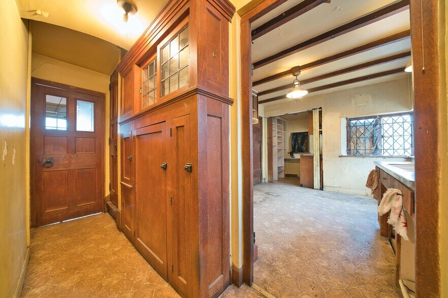 More Photos Of 1989 W Grand Blvd, Detroit Office Residential For Sale