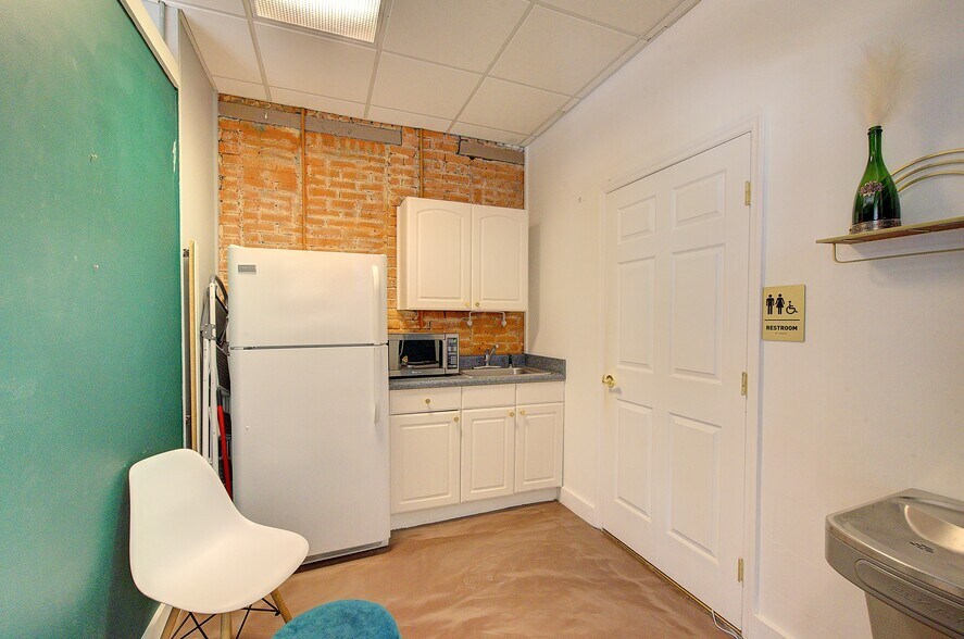 More Photos Of 205 N Laurens St, Greenville Loft Creative Space For Lease