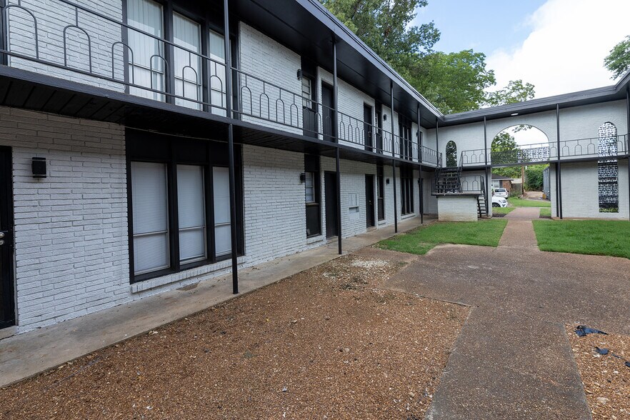 More Photos Of 634 Brister St, Memphis Apartments For Sale