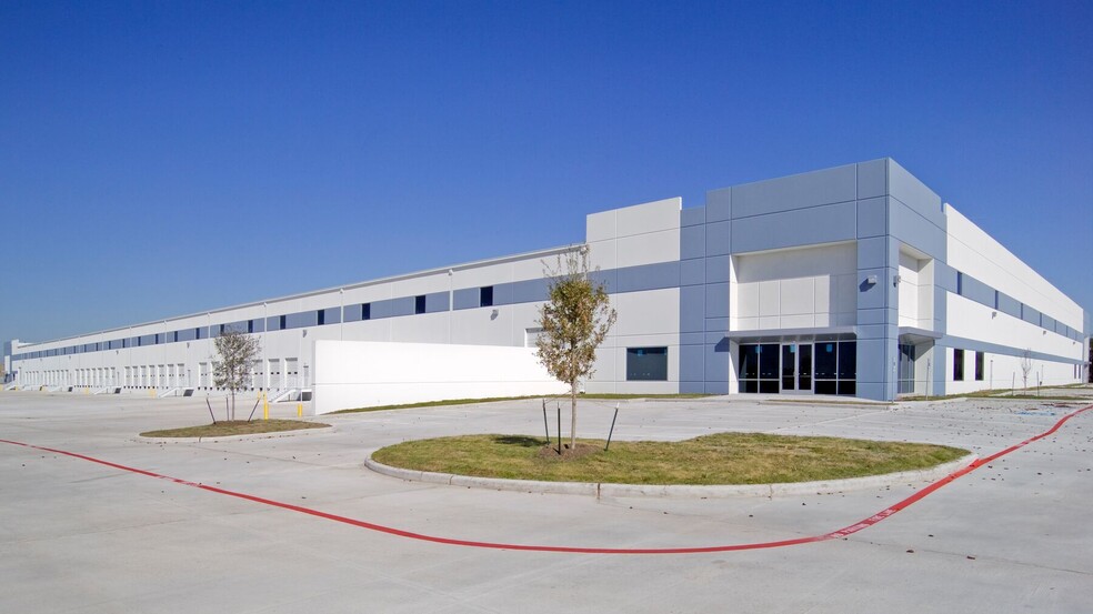 Primary Photo Of 8323 N Eldridge Pky, Houston Distribution For Lease