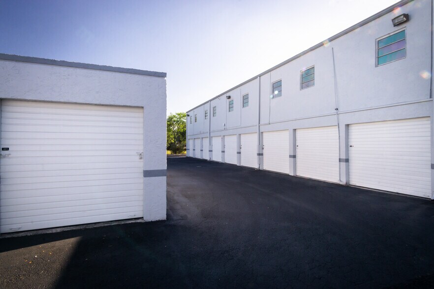 More Photos Of 4700 N Hiatus Rd, Sunrise Unknown For Lease