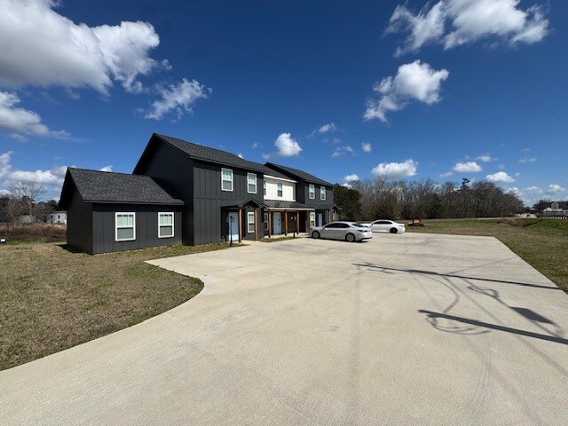 More Photos Of 514 Riddleville Rd, Sandersville Apartments For Sale