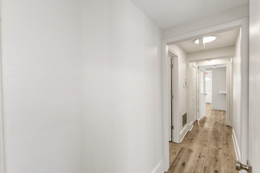 More Photos Of 138 E Gore St, Orlando Medical For Sale