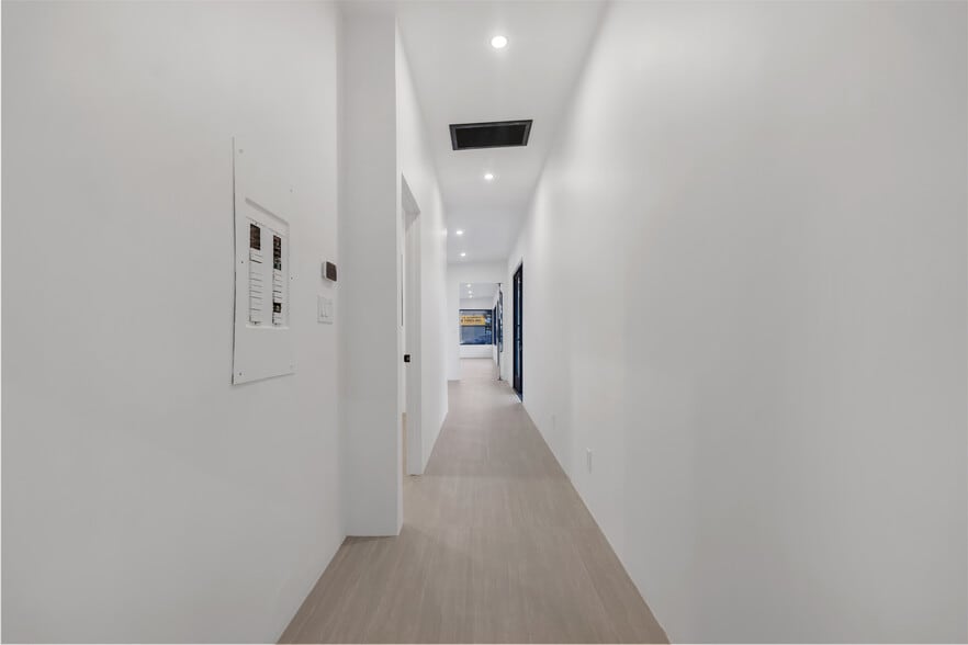 More Photos Of 17733 Chatsworth St, Granada Hills Auto Repair For Lease