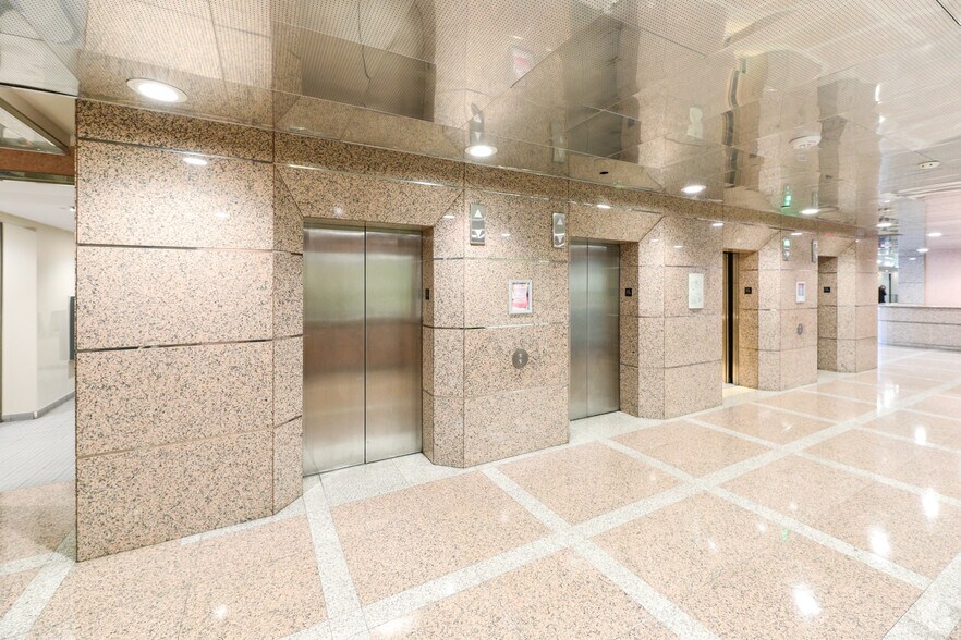 More Photos Of 2345 Yonge St, Toronto Office For Lease